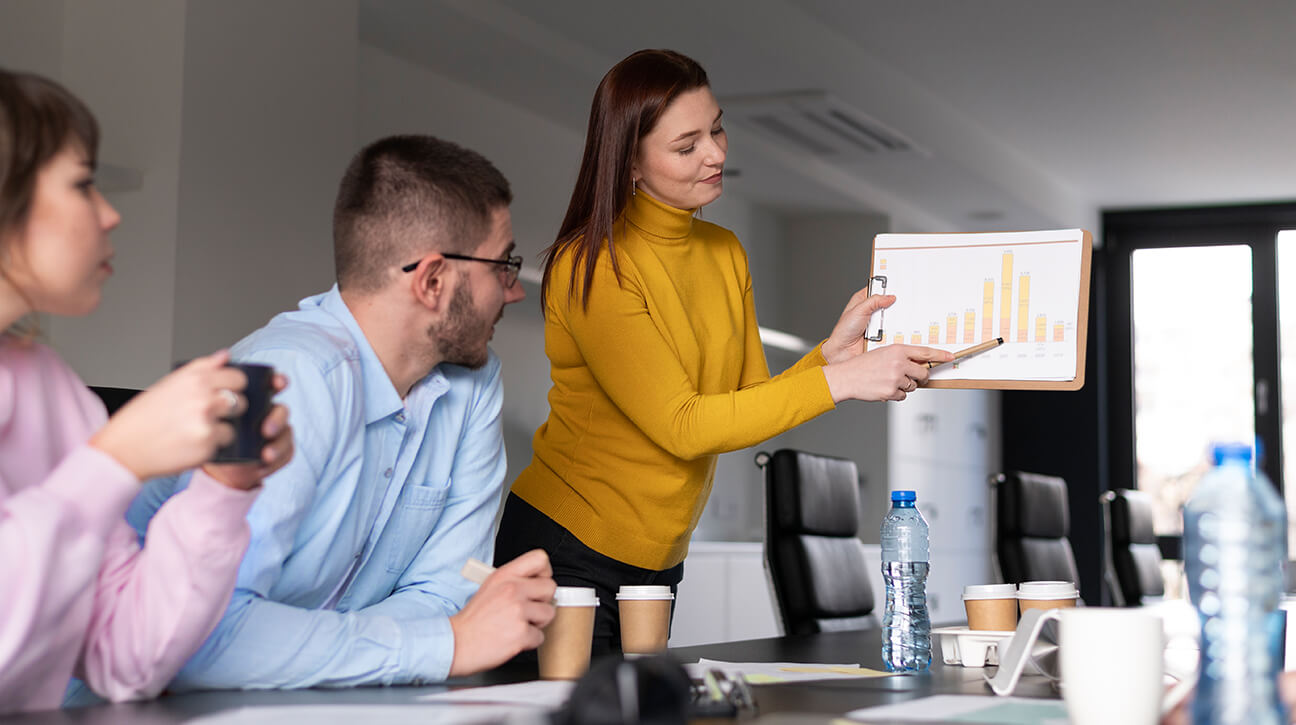 Common IT Procurement Challenges in B2B & B2G Projects (and How to Overcome Them)